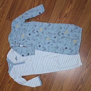 Carter's 3 month gowns
